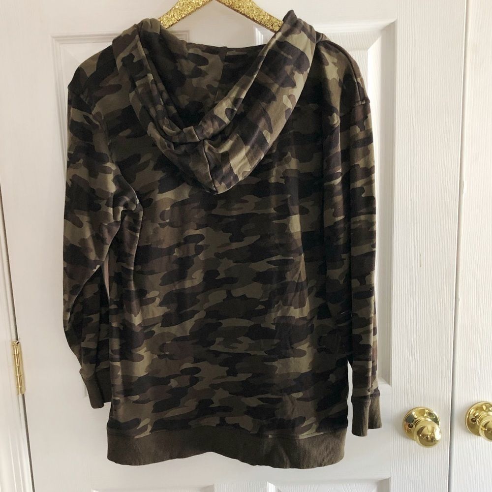 Highline Collective Lace-Up Camo Print Hoodie - Picture 7 of 7